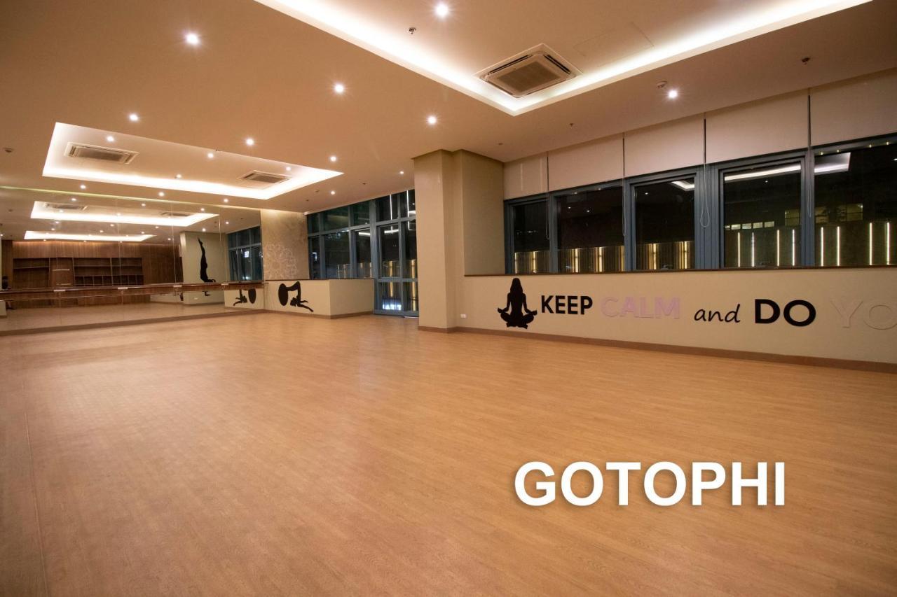 One Uptown Residence Taguig Exterior foto