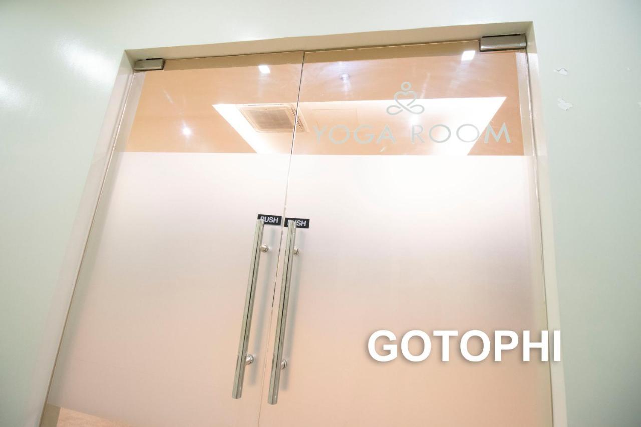 One Uptown Residence Taguig Exterior foto